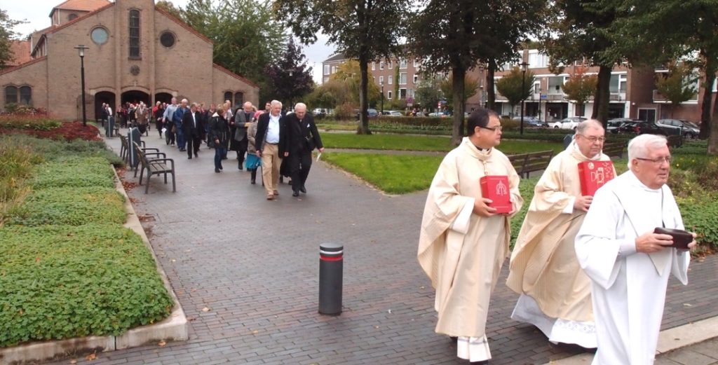 Processie bij de sluiting van de Jacobuskerk, Utrecht